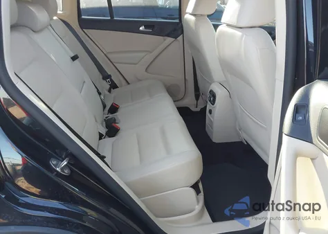 2017 Volkswagen Tiguan 2.0T/2.0T S из США, поврежденный, VIN WVGAV7AX4HK025750